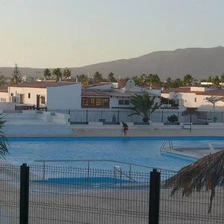 別荘 Point 3 Bed House アロナ