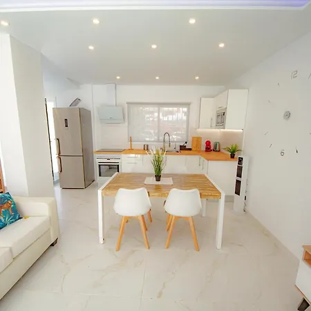 Prázdninový dům Point 3 Bed House Arona (Tenerife)