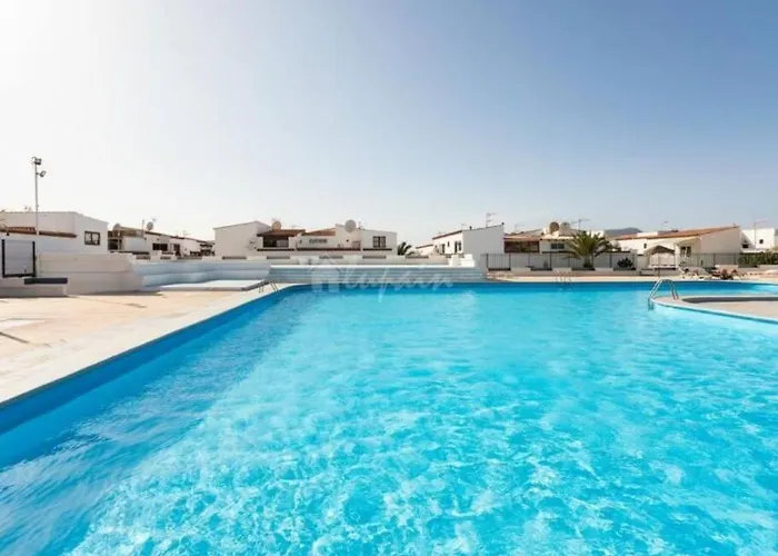 بيت للعطل Point 3 Bed House