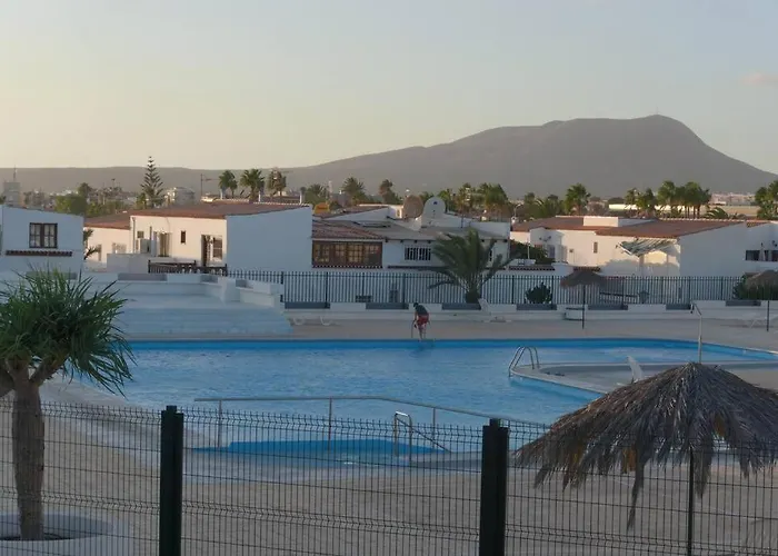 بيت للعطل Point 3 Bed House أرونا