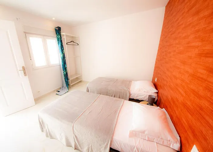 Point 3 Bed House بيت للعطل